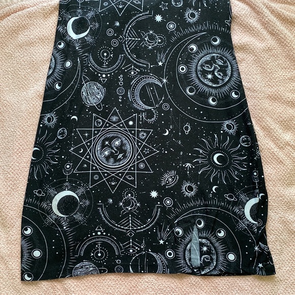 celestial dress - Picture 2 of 2